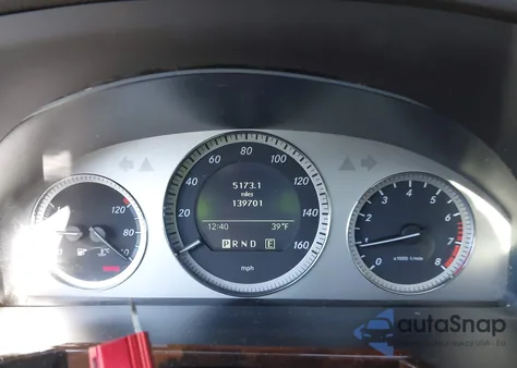 2011 Mercedes-Benz Glk 350 z USA, uszkodzony, nr VIN WDCGG5GBXBF562531